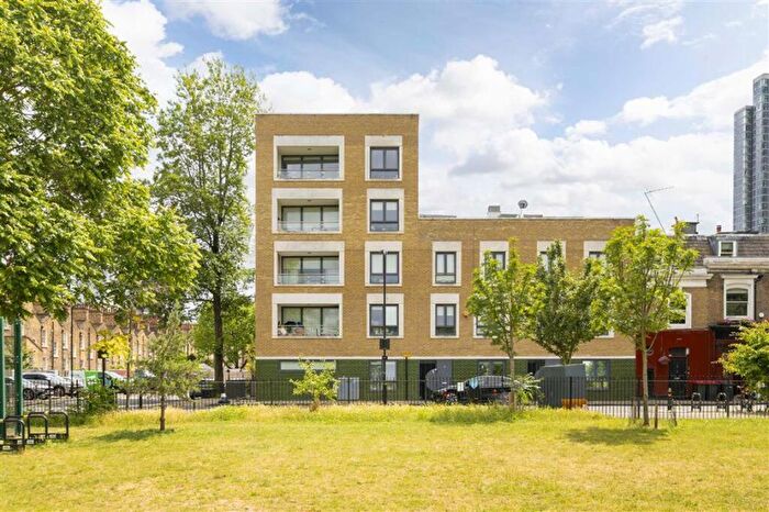 3 Bedroom Flat For Sale In Prestwood Street, City Road, N1