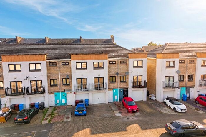 4 Bedroom Terraced House For Sale In West Court, Dundee, DD3