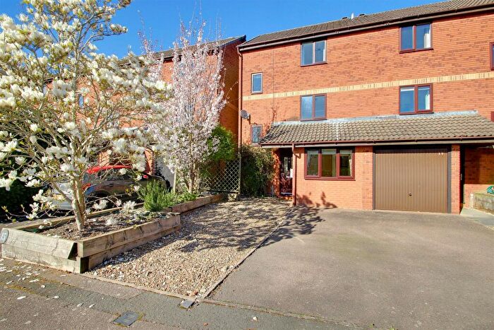 4 Bedroom End Of Terrace House To Rent In Brook Lane, Berkhamsted, HP4