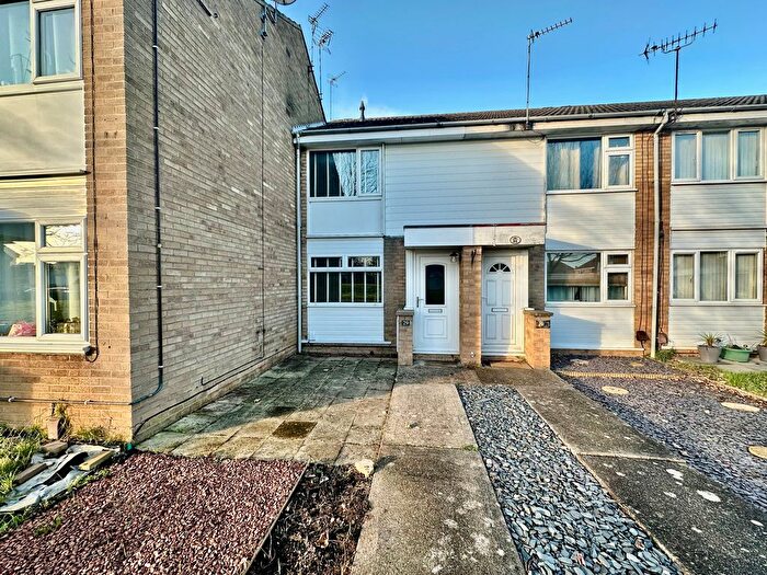 2 Bedroom Town House To Rent In Tynedale Close, Nottingham, NG10