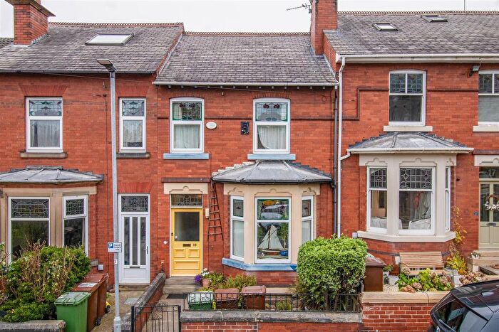 3 Bedroom Terraced House For Sale In Belgrave Mount, Wakefield, WF1