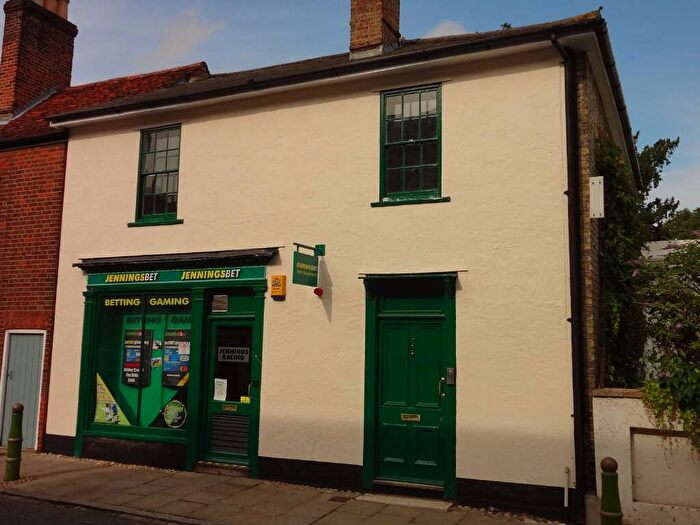 2 Bedroom Flat To Rent In High Street, Buntingford, SG9