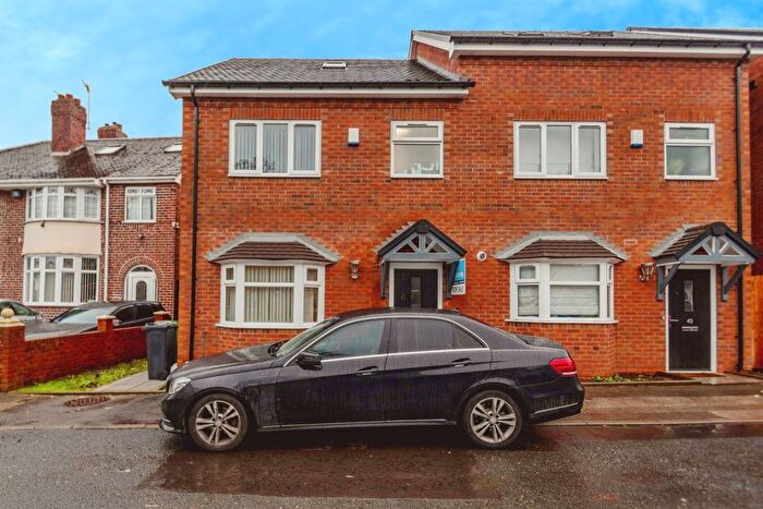 3 Bedroom Semi Detached House For Sale In Forest Lane, Walsall, WS2