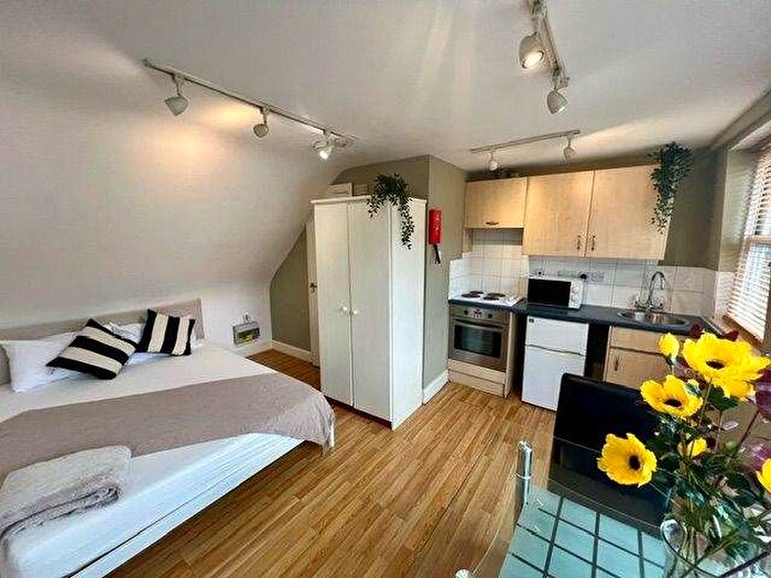 Studio To Rent In Very Near Castletown Road Area, West Kensington, W14