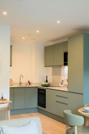 Apartment To Rent In Arbour, Silbury Boulevard, Milton Keynes, Buckinghamshire, MK9