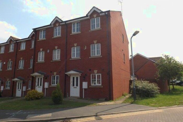 4 Bedroom Town House To Rent In Aqua Place, Rugby, CV21