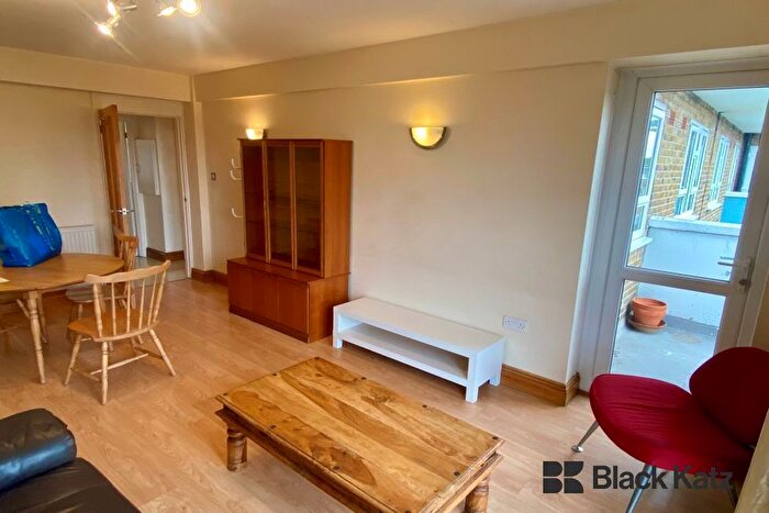 3 Bedroom Flat To Rent In Great Suffolk Street, Borough, SE1