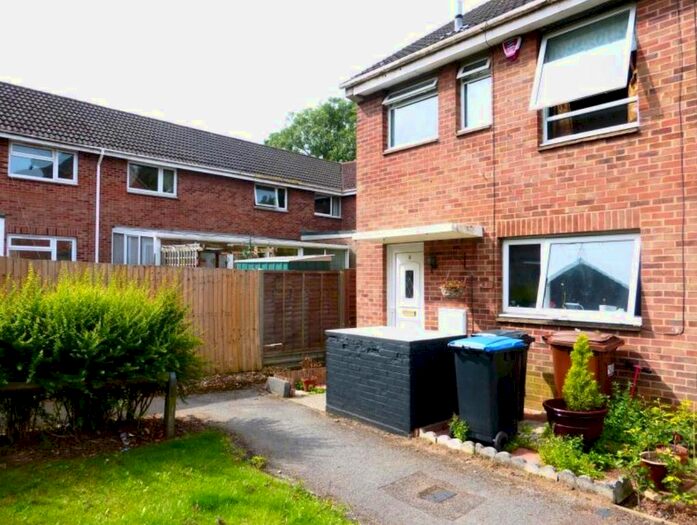 3 Bedroom End Of Terrace House To Rent In Graveley Dell, Welwyn Garden City AL7