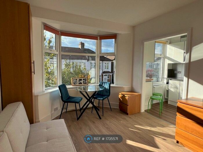 2 Bedroom Maisonette To Rent In Belvedere Road, London, E10