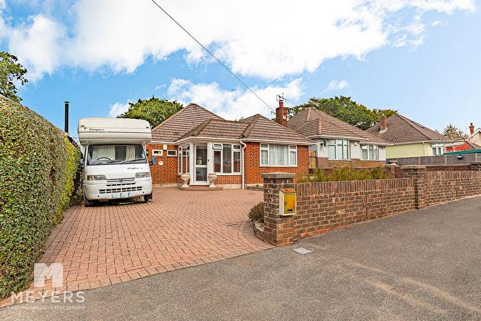 3 Bedroom Chalet For Sale In Hull Road, Bournemouth, BH11