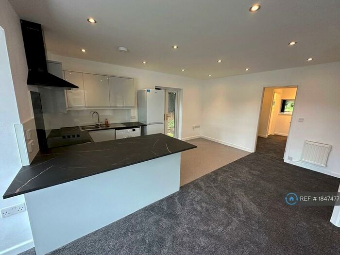 3 Bedroom Maisonette To Rent In Higher Coach Road, Baildon, Shipley, BD17