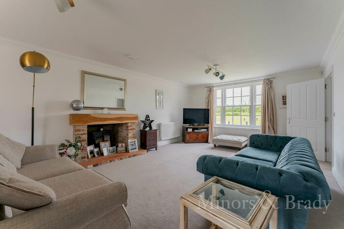 6 Bedroom Detached House For Sale In Minnow Way, Mulbarton, NR14