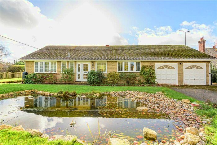 2 Bedroom Bungalow For Sale In Glebeford Close, Owermoigne, Dorchester, Dorset, DT2