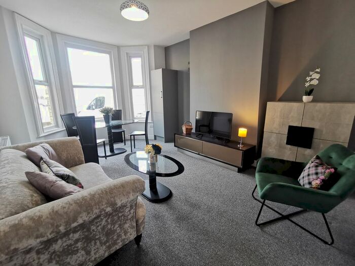 1 Bedroom Flat To Rent In Albert Street, Hull, Yorkshire, HU3