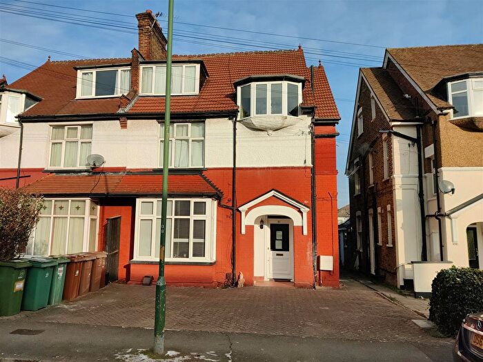 Studio To Rent In Belmont Road, Wallington, SM6