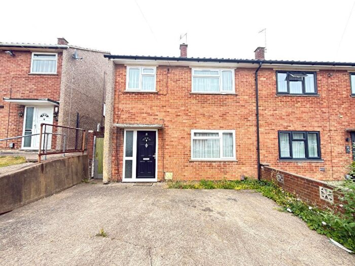 3 Bedroom Semi-Detached House For Sale In Baldock Close, Lewsey Farm, Luton, Bedfordshire, LU4