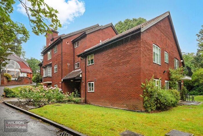 2 Bedroom Flat For Sale In Mount Park Road, Harrow On The Hill, HA1
