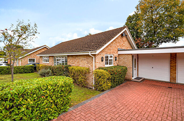 3 Bedroom Bungalow For Sale In Clearsprings, Lightwater, Surrey, GU18