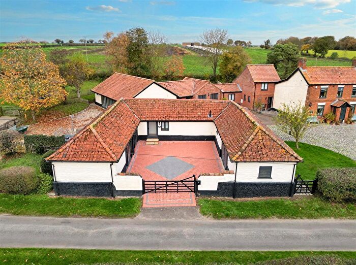 2 Bedroom Barn Conversion For Sale In Rockland All Saints, NR17