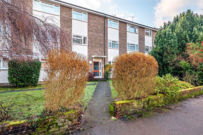 2 Bedroom Flat For Sale In Surbiton, KT6