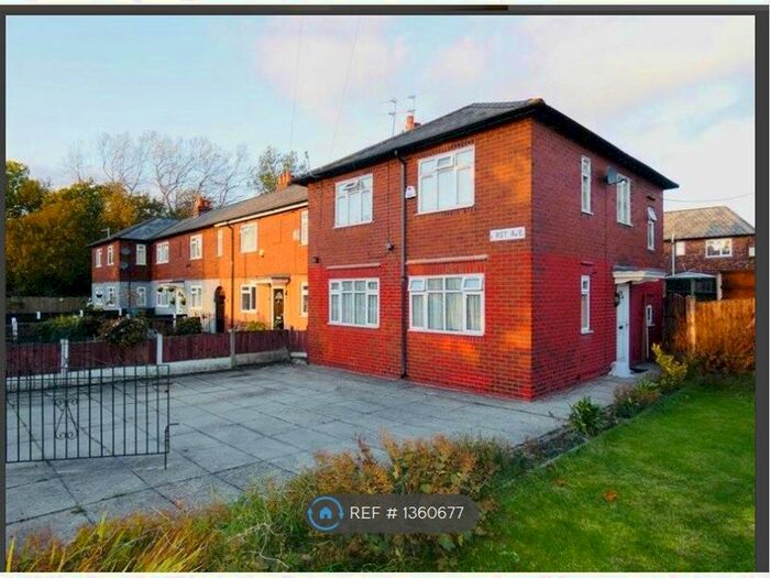 3 Bedroom Terraced House To Rent In First Avenue, Manchester, M11