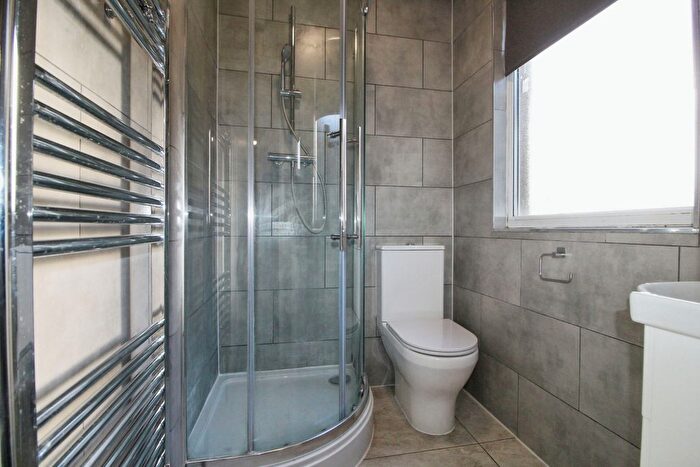 2 Bedroom Flat To Rent In Drayton Waye, Kenton, Harrow, HA3