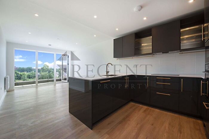 2 Bedroom Apartment To Rent In Alington House, Mary Neuner Road, N8