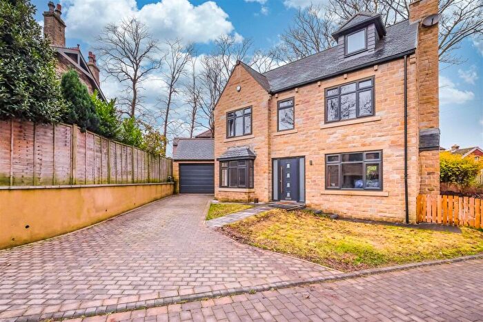 5 Bedroom House To Rent In Clough Lane, Brighouse, HD6