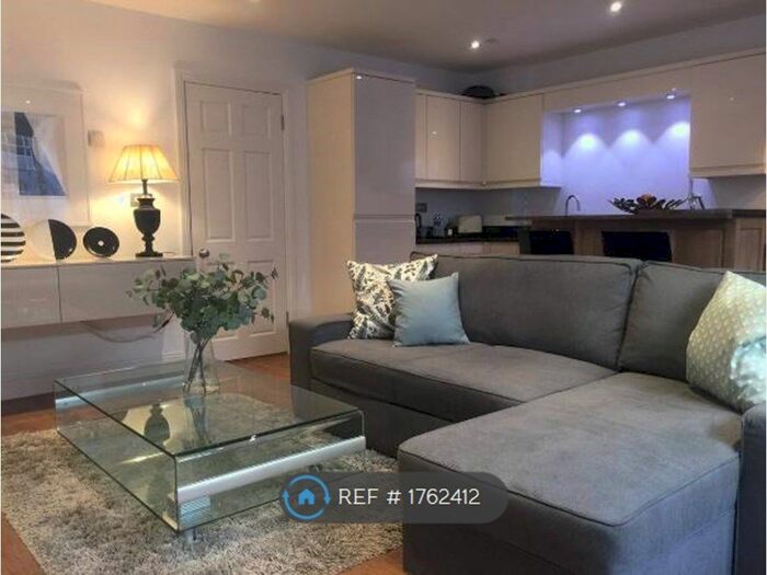 1 Bedroom Flat To Rent In St Peter St, Winchester, SO23