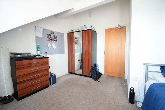 6 Bedroom Terraced House To Rent In Moorgate Avenue, Sheffield, S10