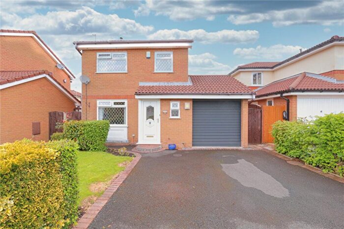 3 Bedroom Detached House For Sale In Richmond Close, Dukinfield, Greater Manchester, SK16