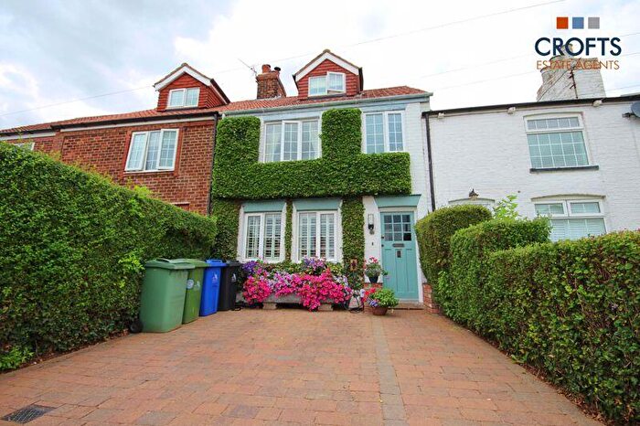 3 Bedroom Terraced House For Sale In Chapel Road, Habrough, DN40