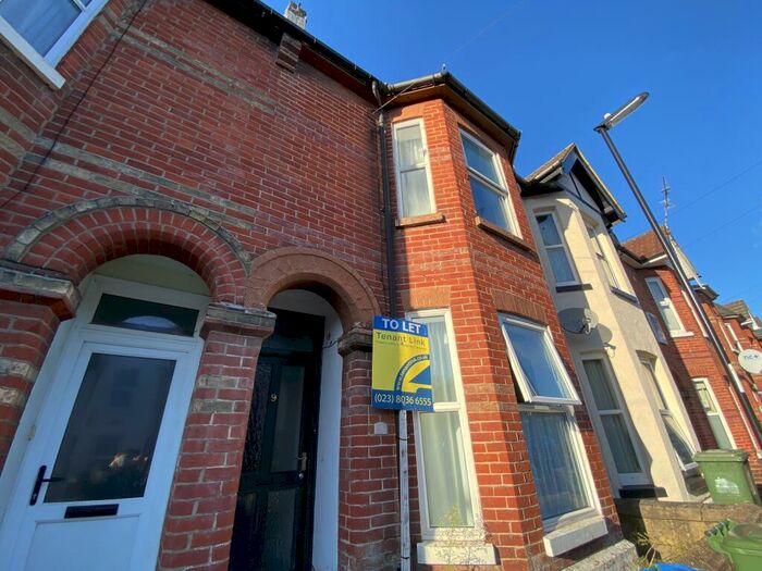 4 Bedroom House To Rent In Thackeray Road, SO17