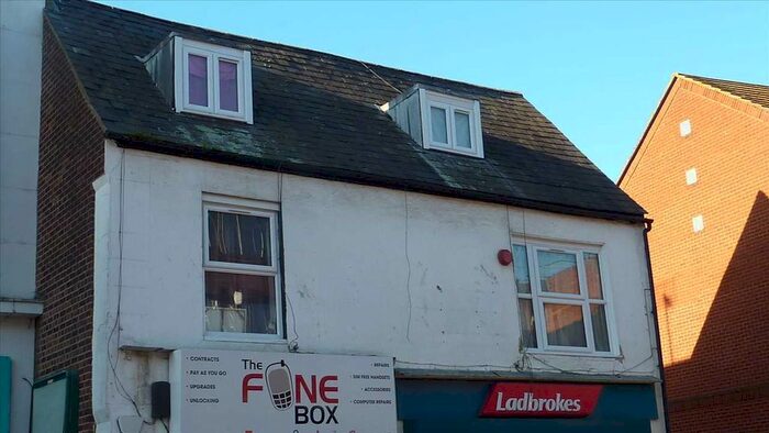 2 Bedroom Property To Rent In The Pavilion, High Street, Waltham Cross EN8