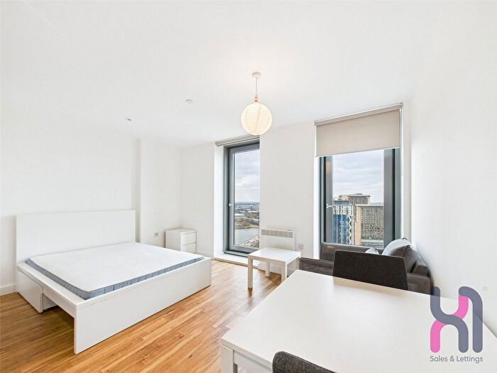 Studio To Rent In Michigan Avenue, Michigan Point Tower D, M50