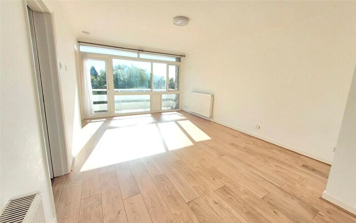 3 Bedroom Apartment To Rent In London Road, Stanmore, HA7