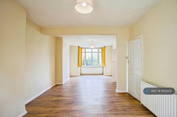 3 Bedroom Semi-Detached House To Rent In Hampton Road, Croydon, CR0