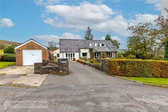 3 Bedroom Detached House For Sale In Goodshaw Fold, Loveclough, Rossendale, BB4