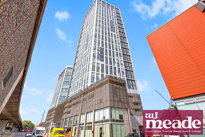 2 Bedroom Flat To Rent In Sky View Tower, London, E15