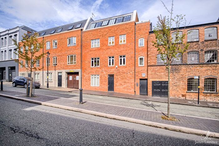 1 Bedroom Flat To Rent In The Square On The Square, Caroline Street, Jewellery Quarter, B3