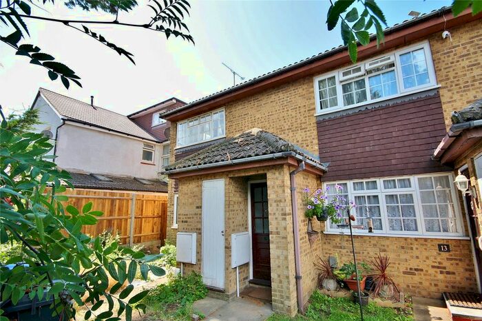 1 Bedroom Flat To Rent In Bower Court, Woking, Surrey, GU22