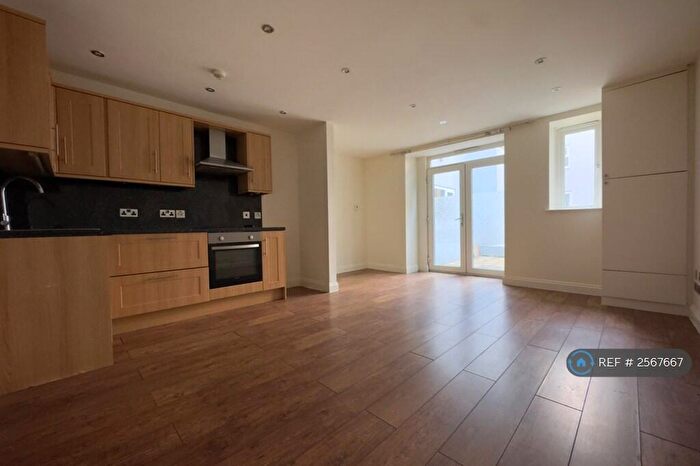 1 Bedroom Flat To Rent In Camden Road, Ramsgate, CT11