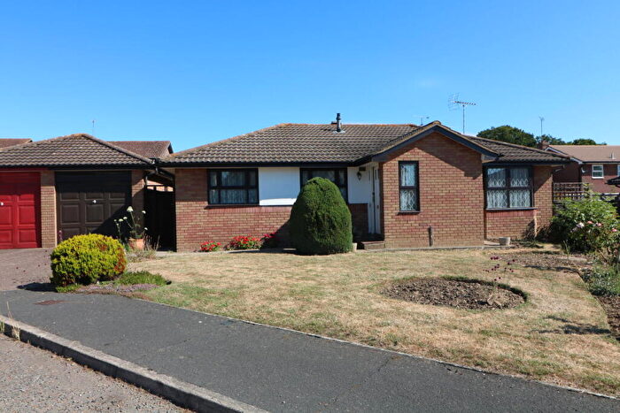 3 Bedroom Detached Bungalow For Sale In Alexandra Road, Rayleigh, SS6