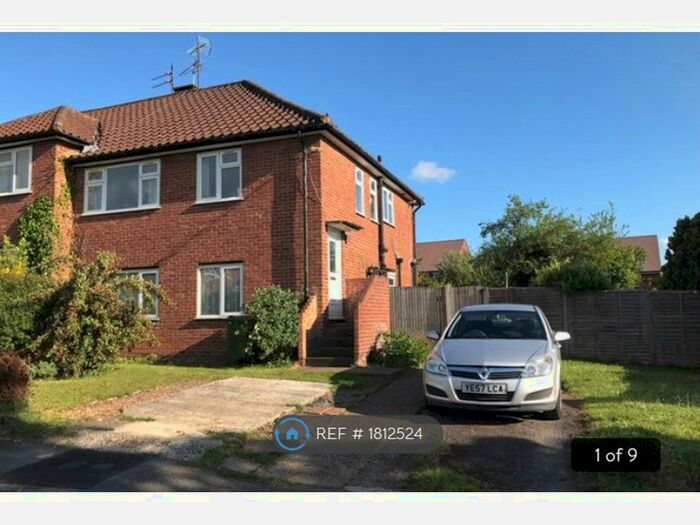2 Bedroom Maisonette To Rent In Brunel Road, Berkshire, SL6