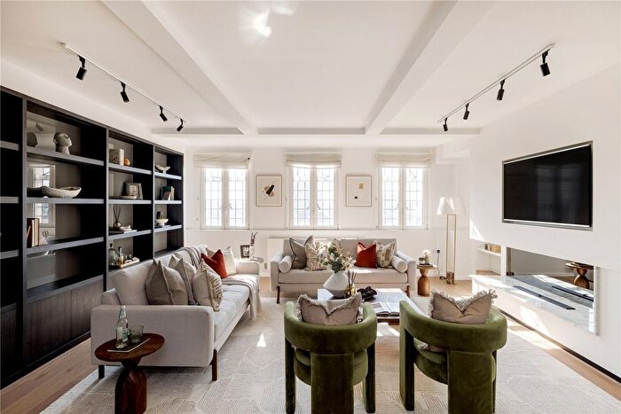 4 Bedroom Flat For Sale In Chiltern Court, Baker Street, London, NW1