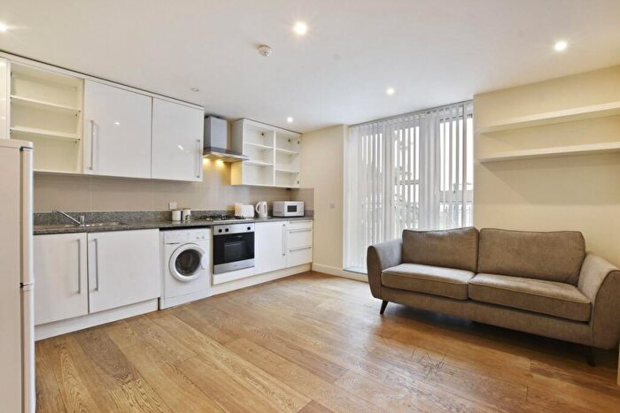 2 Bedroom Flat To Rent In High Street London, N8