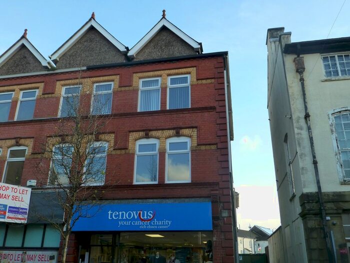 3 Bedroom Flat To Rent In Quay Street, Ammanford, Carmarthenshire., SA18