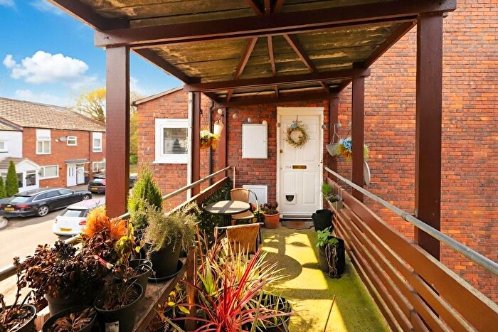 1 Bedroom Maisonette For Sale In Braybourne Close, Uxbridge, UB8