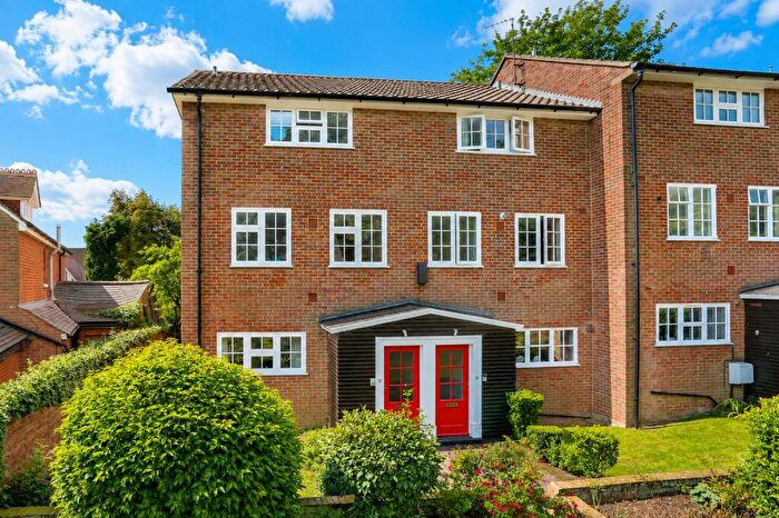 2 Bedroom Maisonette To Rent In Jameson Court, Avenue Road, St Albans, Hertfordshire, AL1
