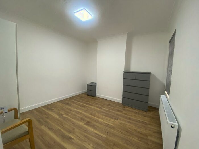 Terraced House To Rent In Ashburnham Road, LU1